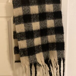 ZARA Plaid Black and Cream oversized Scarf